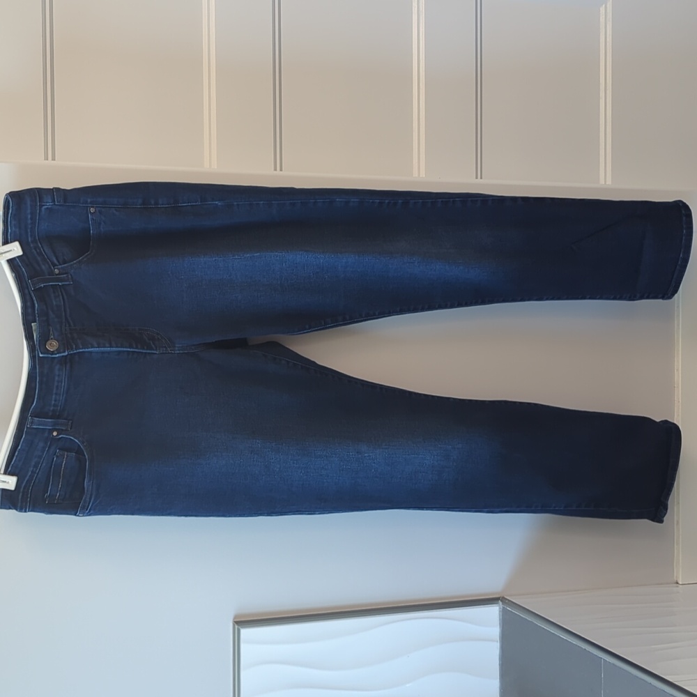 Levi's perfectly shaping 512 straight dark wash jeans